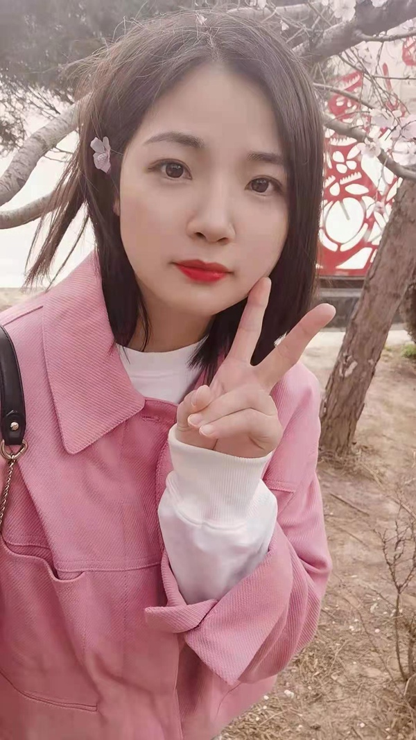 申焕焕诵读照片四-一张折痕照片_副本.jpg
